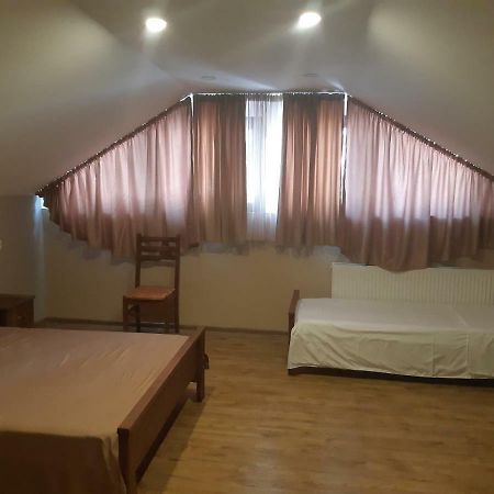 Отель Red Тбилиси Экстерьер фото